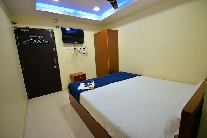 Room 28 of 82