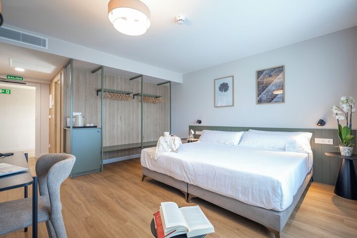 Room 3 of 38
