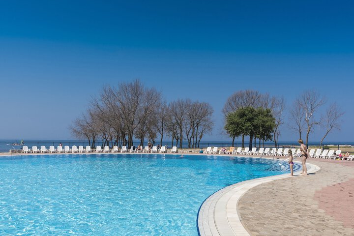 Hotel Pool