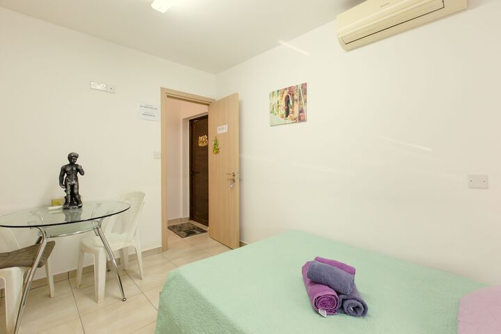 Room 44 of 63