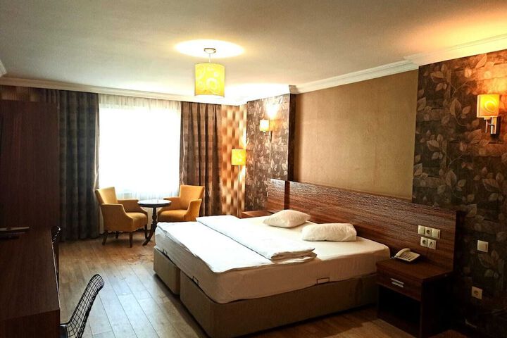 Room 7 of 24