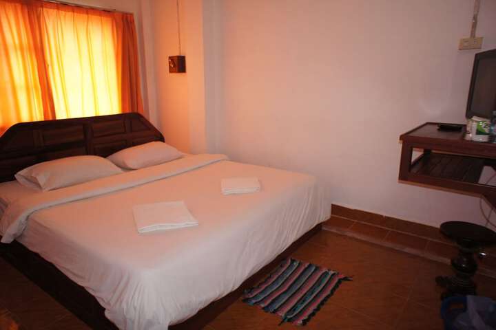 Room 10 of 21