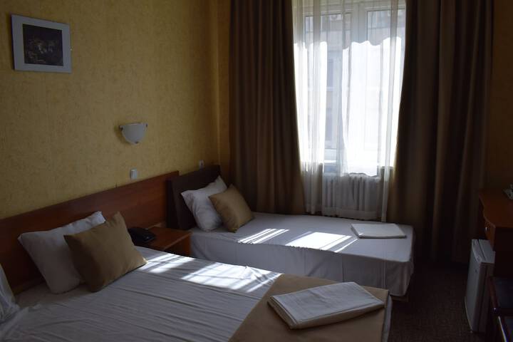 Room 25 of 77