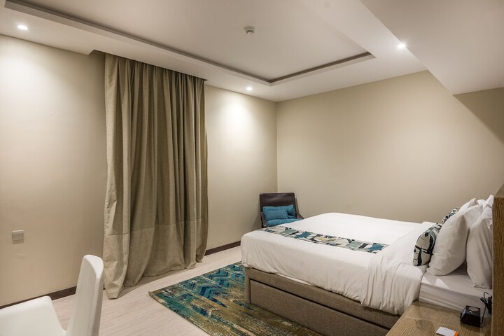 Room 10 of 74