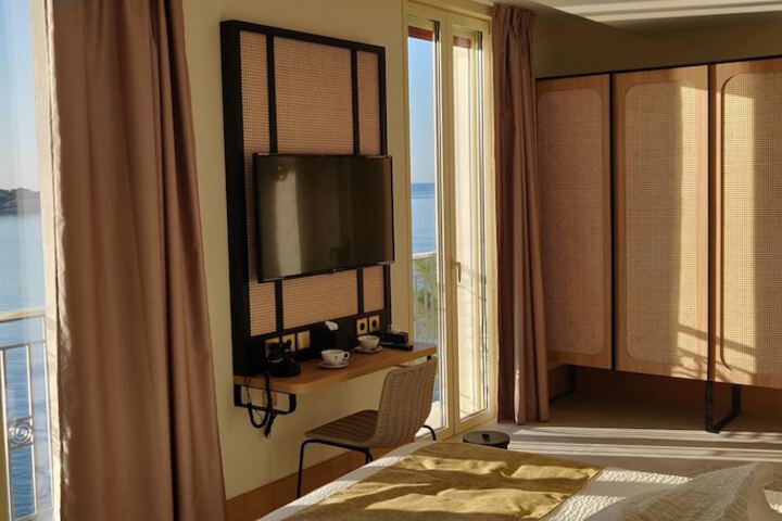 Room 72 of 135