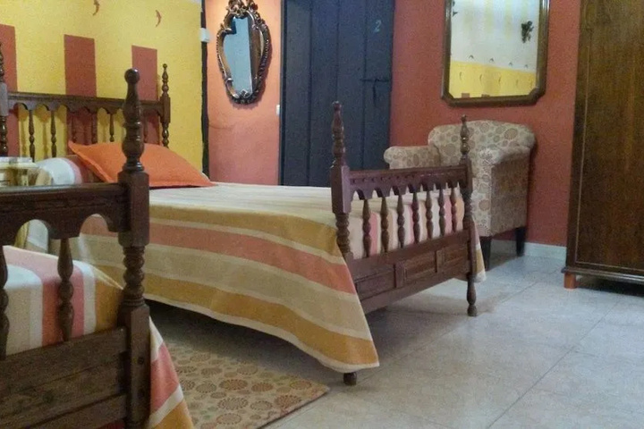 Room 6 of 13