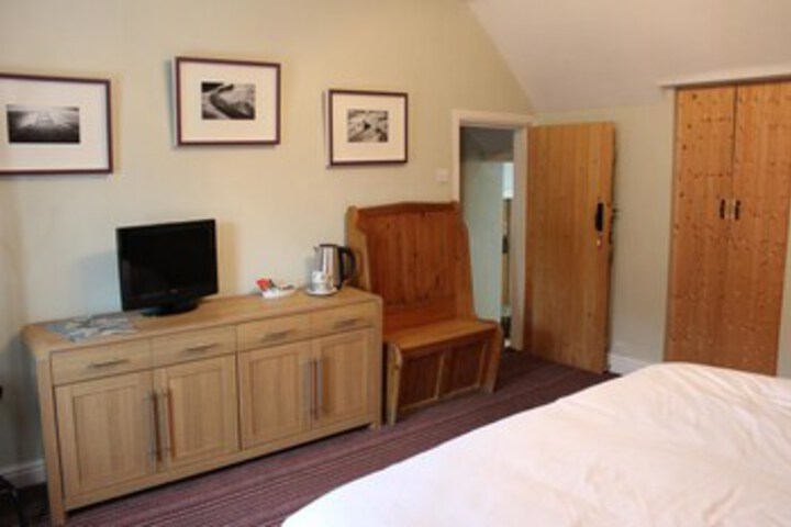 Room 10 of 19