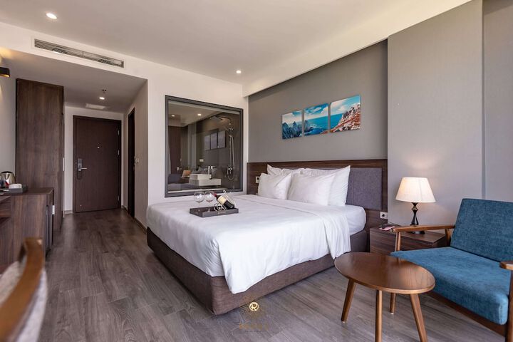 Room 18 of 100