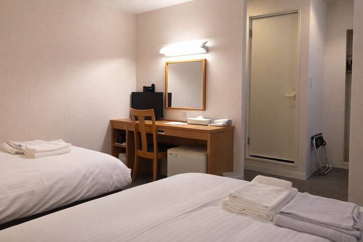 Room 12 of 41