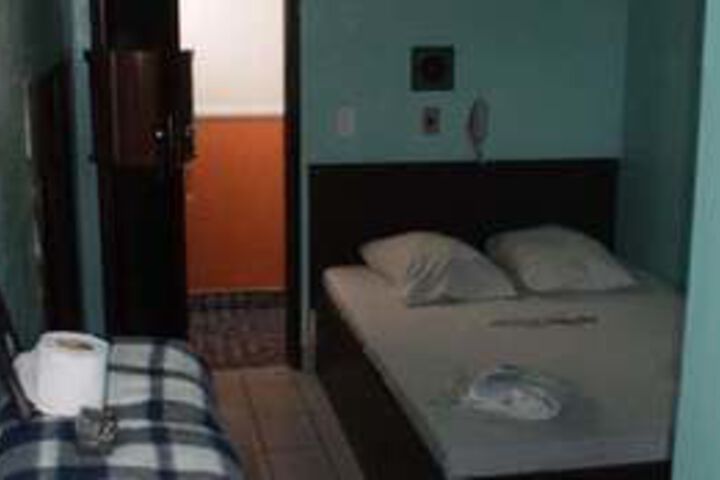 Room 5 of 15