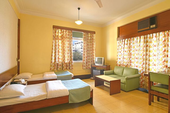 Room 15 of 52