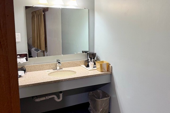 Room 256 of 293