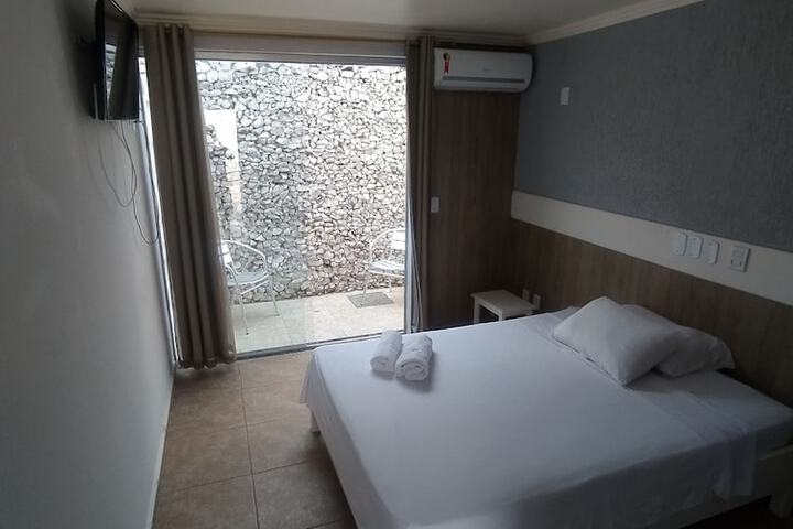 Room 3 of 28