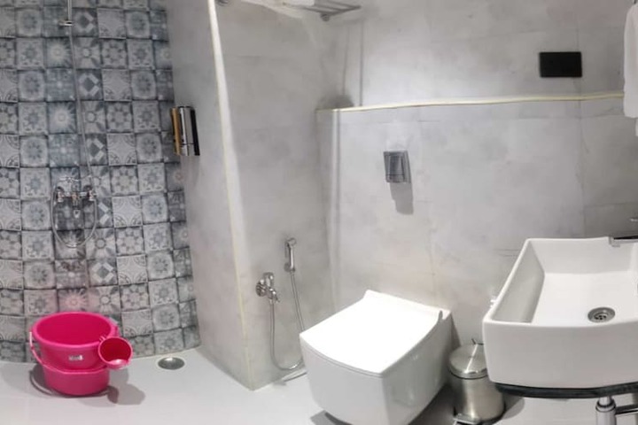Room 15 of 25