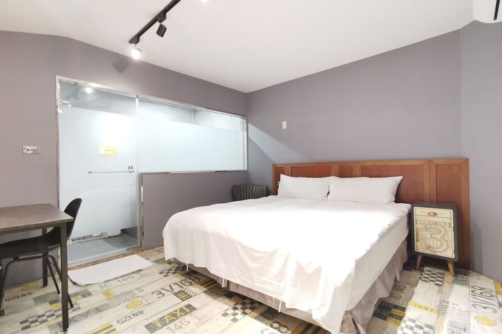 Room 12 of 74