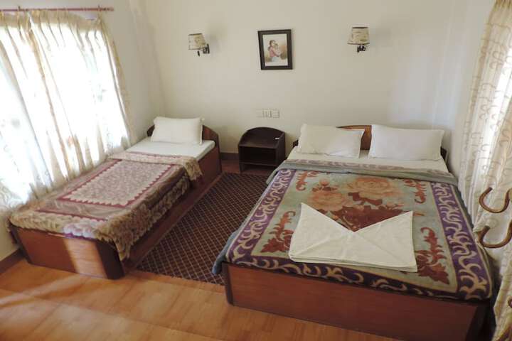 Room 9 of 15