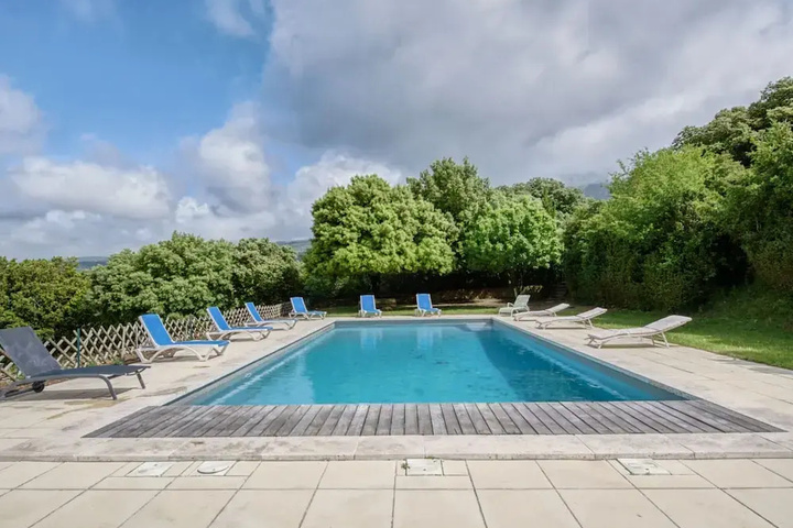 Pool 12 of 25