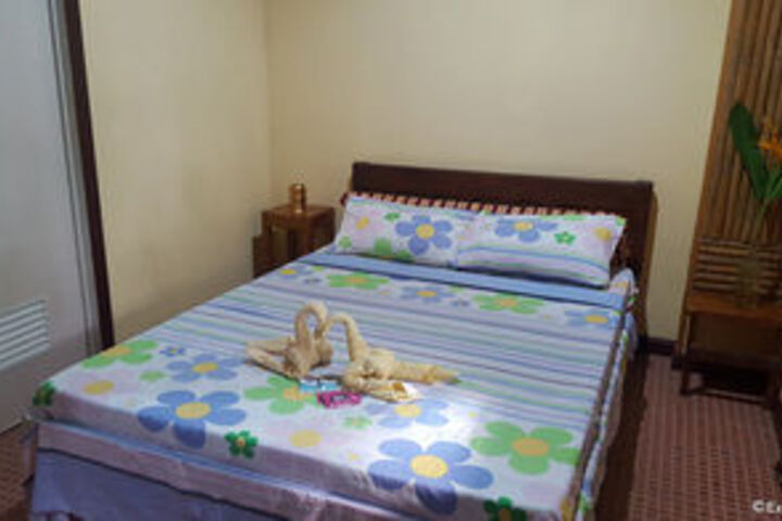 Room 14 of 28