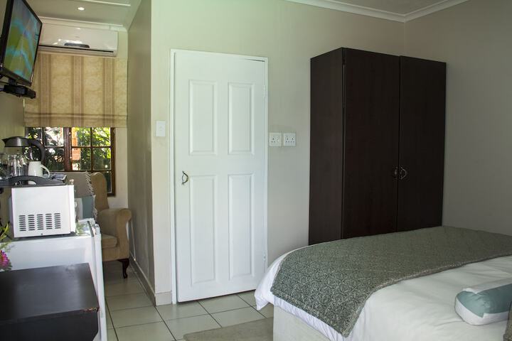 Room 27 of 62