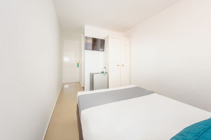 Room 11 of 21