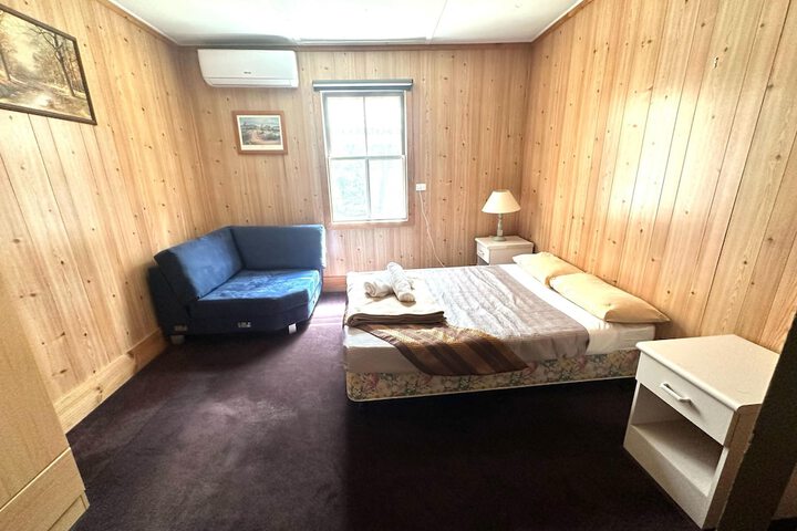 Room 43 of 180