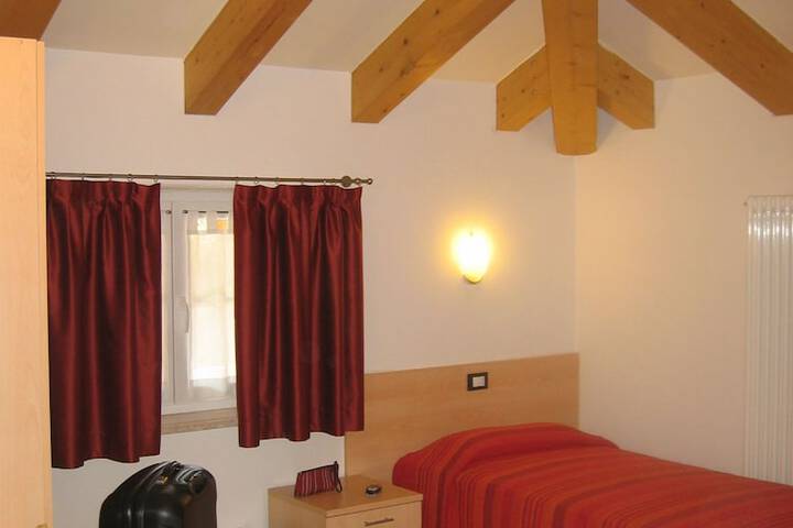 Room 4 of 31