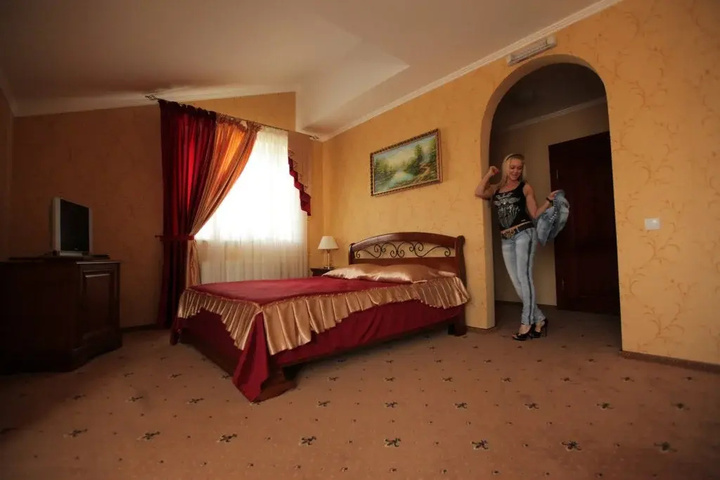 Room 5 of 14
