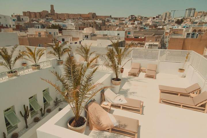 Sundeck 70 of 72