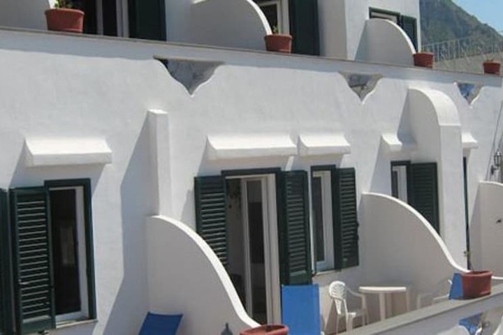 Hotel 27 of 32