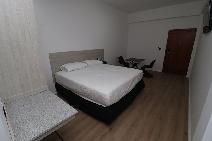 Room 6 of 39