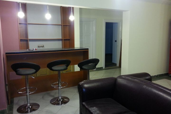 Lounge 47 of 80