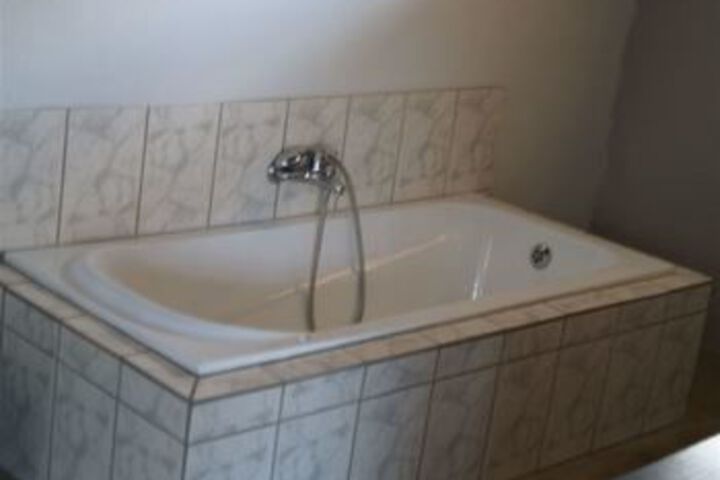 Room 10 of 29