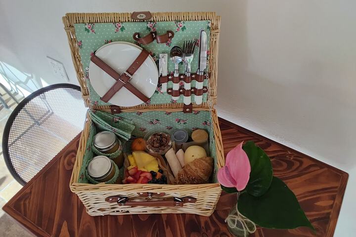 Breakfast/Coffee Service 32 of 39