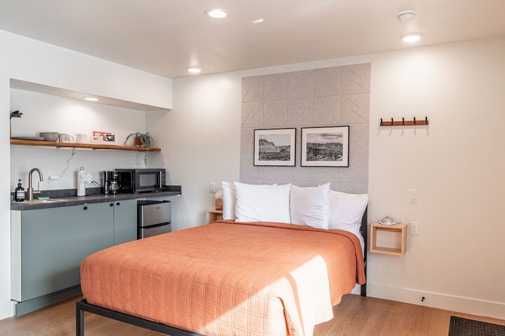 Room 32 of 120
