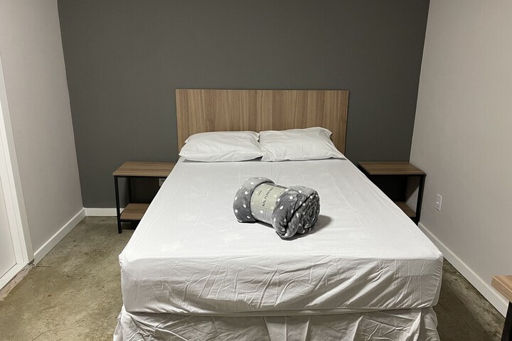 Room 18 of 80