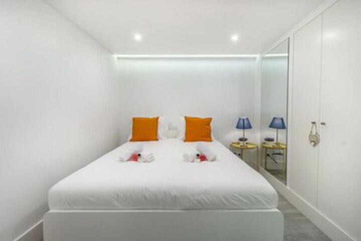 Room 13 of 14