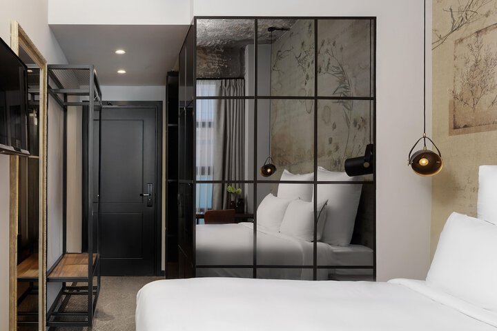 Room 11 of 63