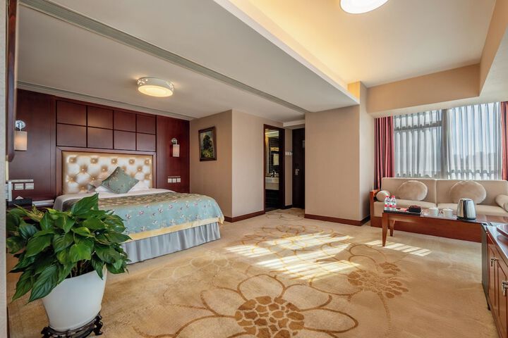 Room 10 of 34