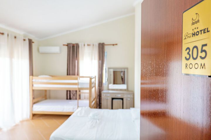 Room 45 of 77