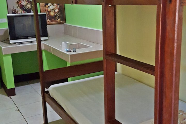 Room 13 of 30