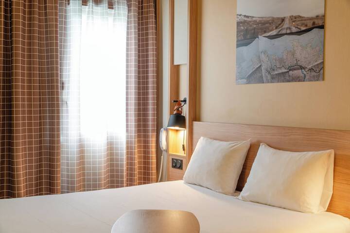 Room 4 of 39