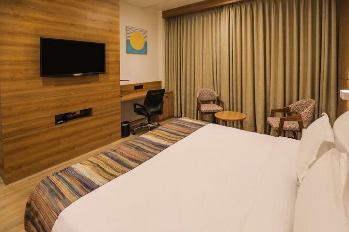 Room 6 of 11