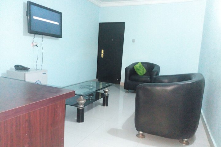 Room 18 of 28