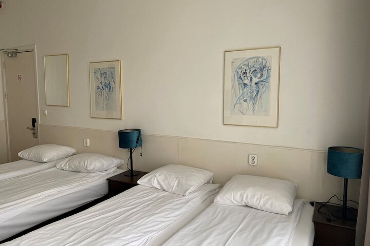Room 34 of 58