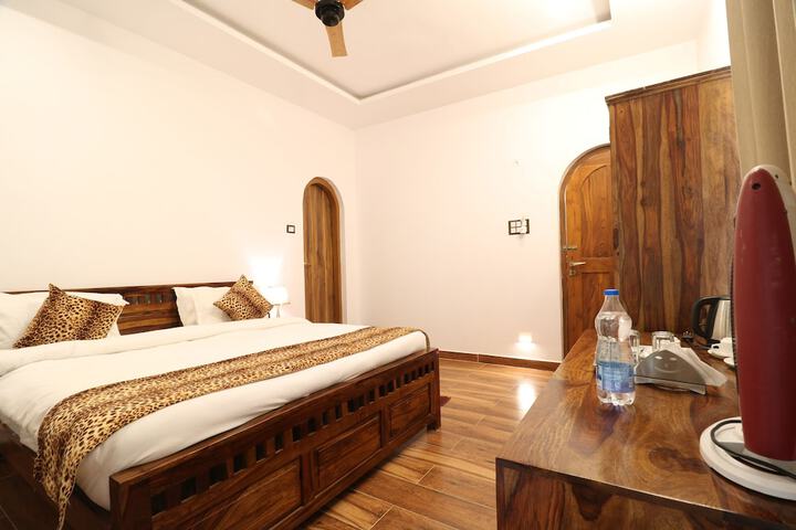 Room 10 of 21