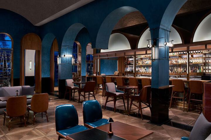 Lounge 157 of 197