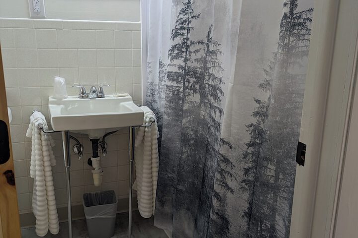 Room 42 of 46