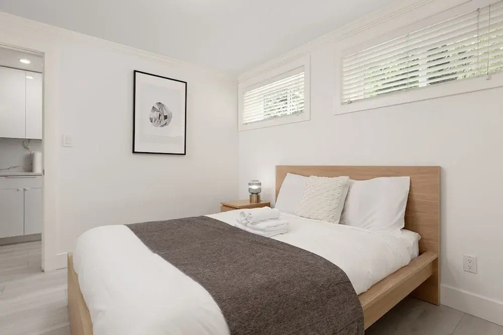 Room 3 of 21