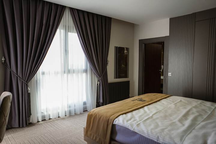 Room 5 of 27