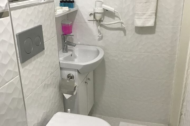 Room 48 of 75